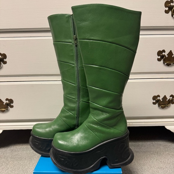 Angelica Paloma High Platform Boot - Picture 3 of 5